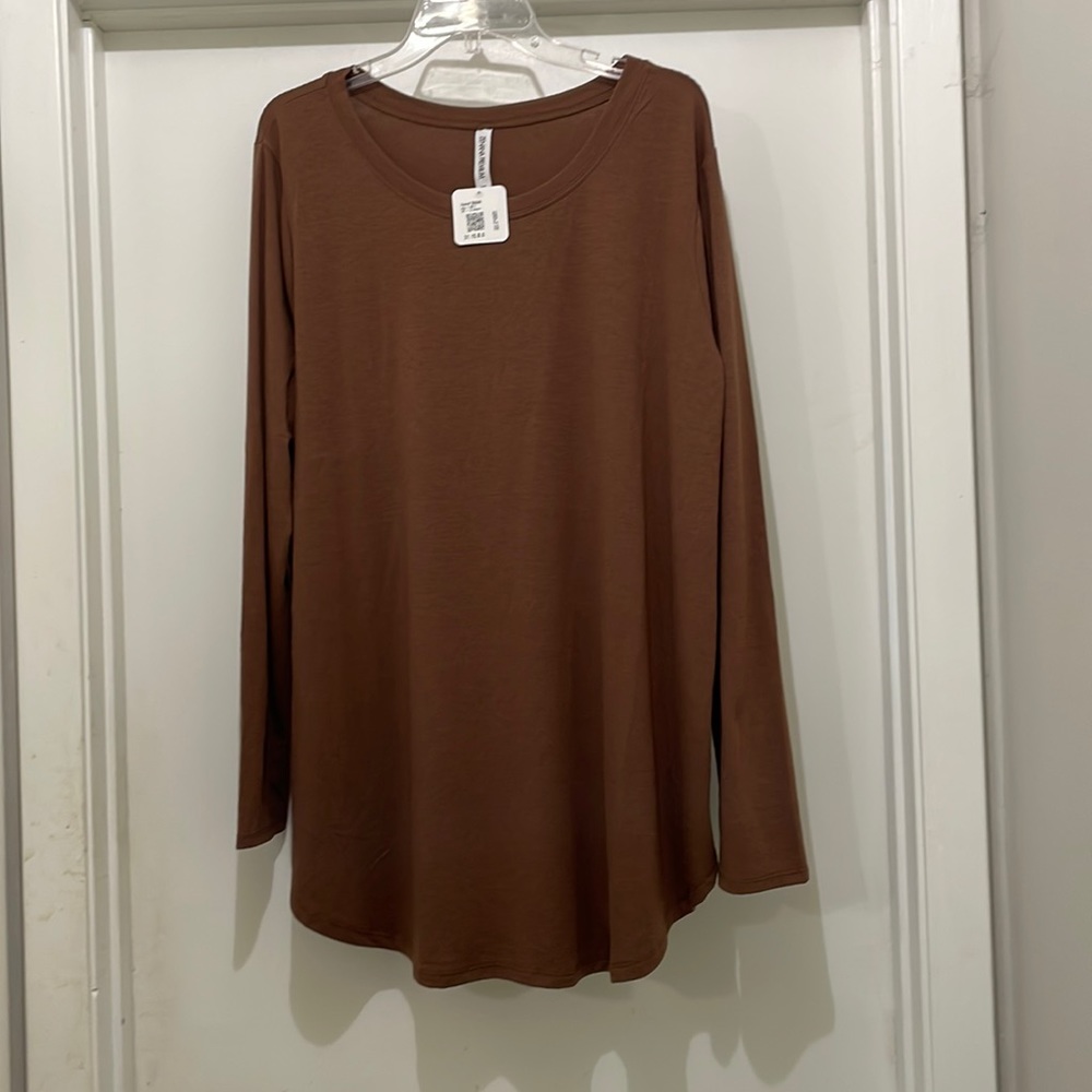Zenana Premium shirt. Size 3X. Chocolate brown color